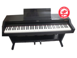 Piano-KORG-C4000-1-600x450